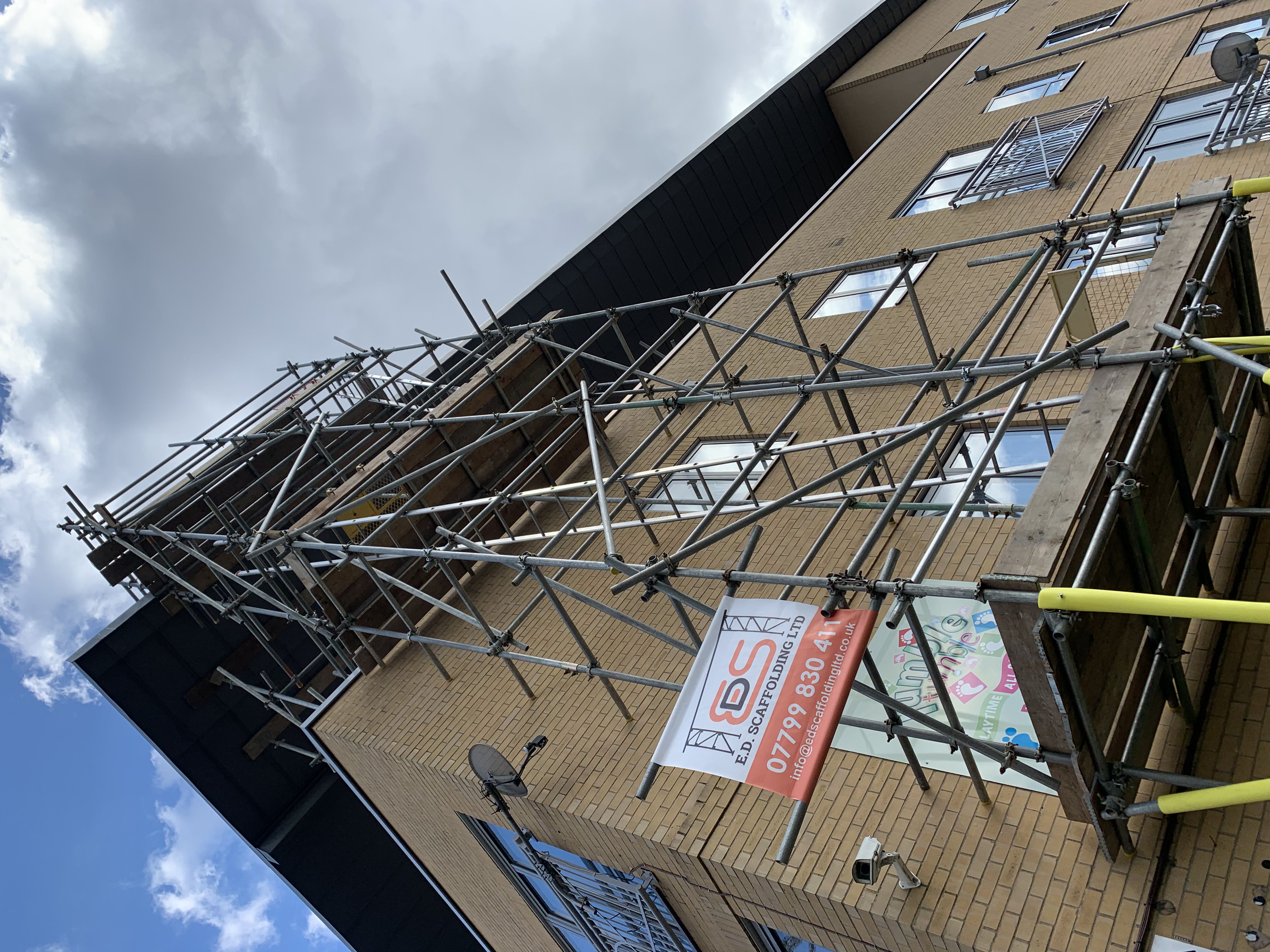 Professional Domestic Scaffolding Setup - Safety and Respect for Property